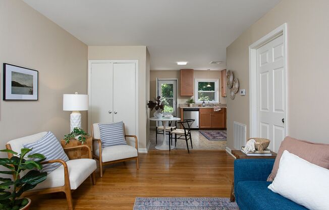 Spacious 1 Bedroom Duplex close to UNC Campus - Updated, Pet Friendly, Private Wooded Lot!