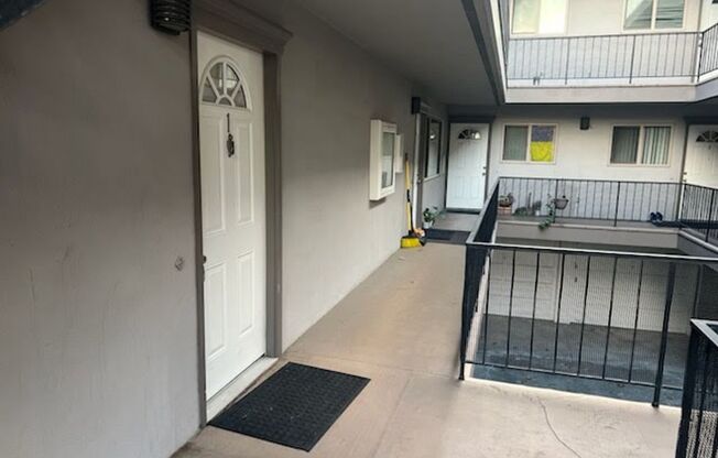 1 bed, 1 bath, 690 sqft, $2,350, Unit #1