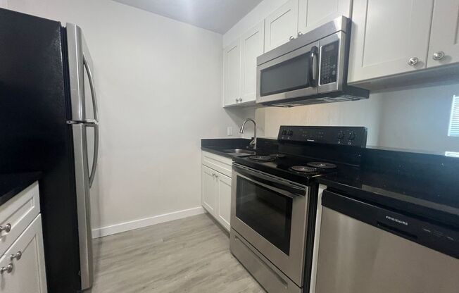 1 bed, 1 bath, 700 sqft, $1,199