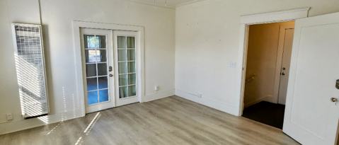 3538 1/2 W 60 ST