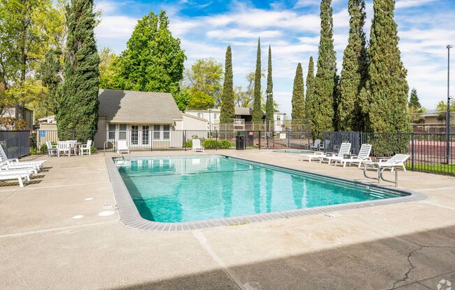 2 beds, 1 bath, 861 sqft, $1,695, Unit 140