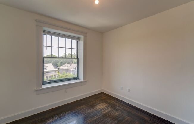 3 beds, 2 baths, 736 sqft, $2,995, Unit 41