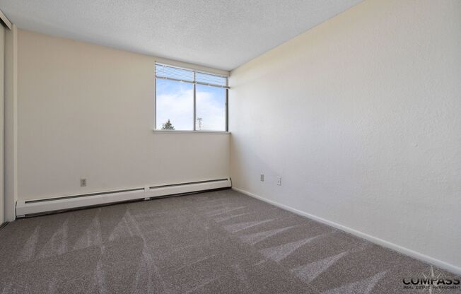 1 bed, 1 bath, 709 sqft, $1,045, Unit 2215-212