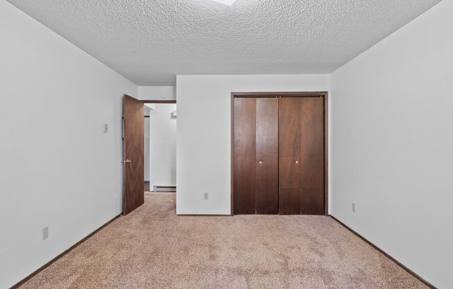 1 bed, 1 bath, 611 sqft, $945, Unit 01