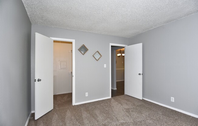 1 bed, 1 bath, 700 sqft, $874, Unit 1015