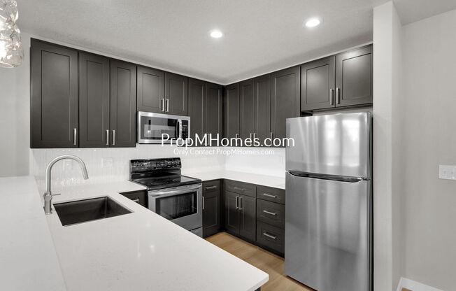 Luxury One-Bedroom Condo in Downtown Gresham – Fully Updated!