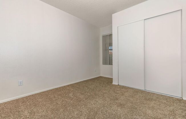 2 beds, 2 baths, 880 sqft, $1,270, Unit 2007