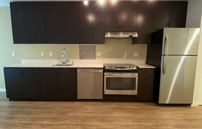 1 bed, 1 bath, 575 sqft, $1,825, Unit 207