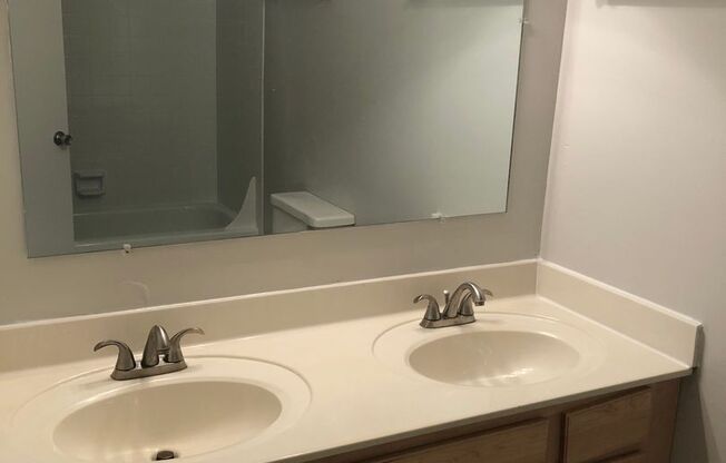 2 beds, 2 baths, 955 sqft, $1,149, Unit 5909B