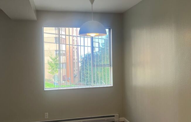 2 beds, 1 bath, 856 sqft, $1,850, Unit 105