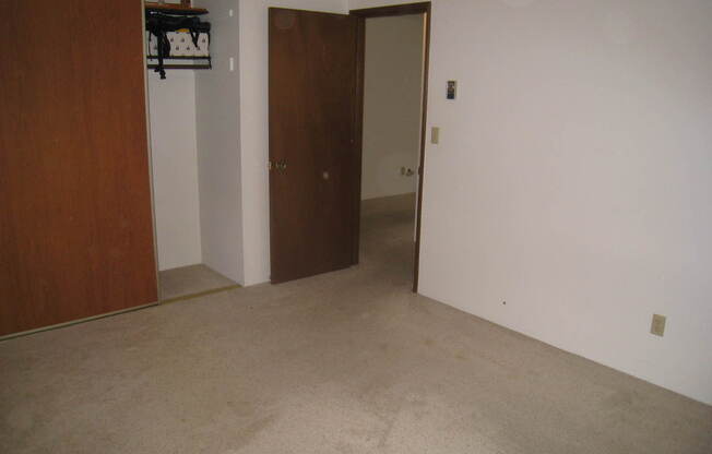 HHillCMQ -REF (Hillcrest Apartments)
