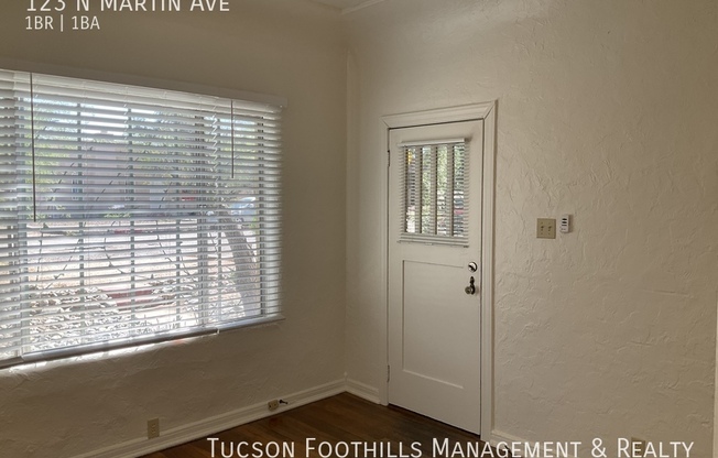 123 N MARTIN AVE