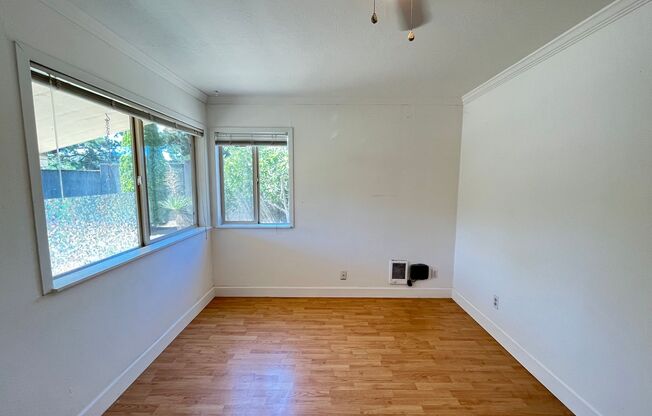 2Bd/2ba House in N. Portland-Piedmont! Covered Back Patio, W/D and Storage!