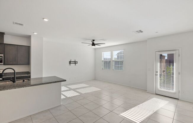 LIKE NEW 3 BEDROOM TOWNHOME