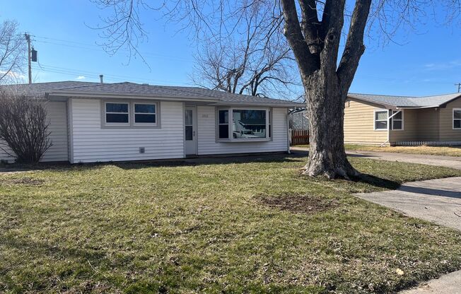 3 beds, 2 baths, $1,520