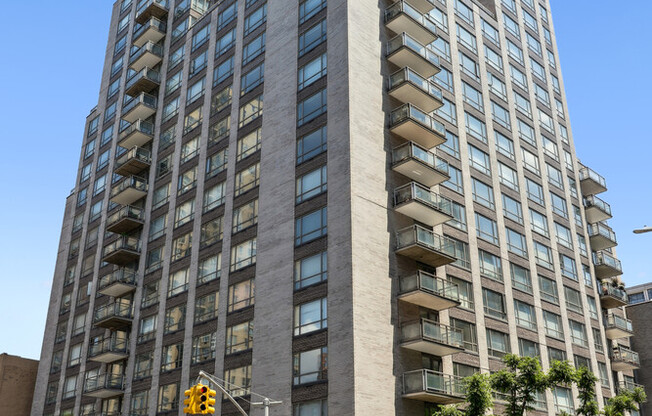 2 beds, 2 baths, $11,000, Unit 16D