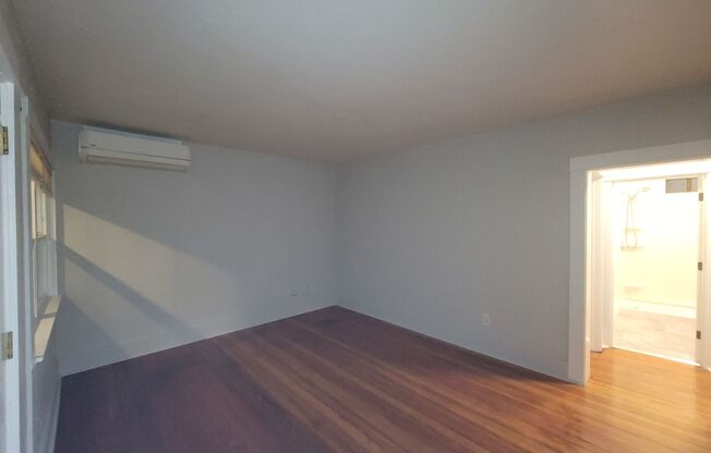 Charming 2 bed 1 bath