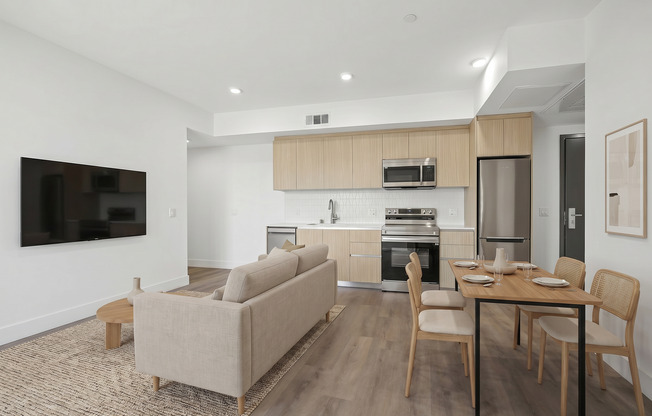 3 beds, 3 baths, 938 sqft, $3,204, Unit PH6