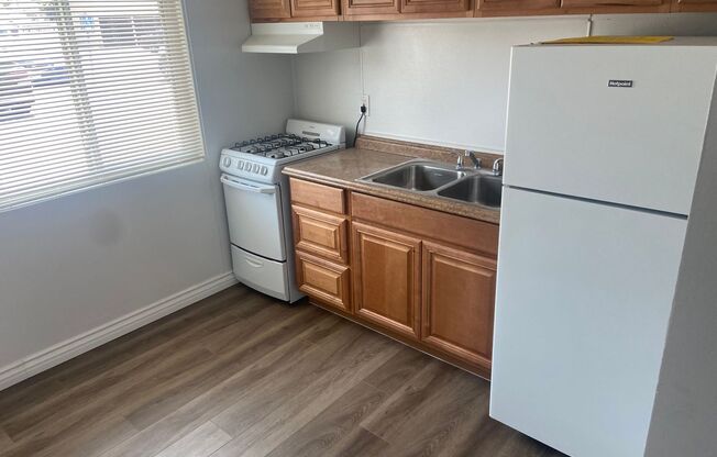 Studio, 1 bath, 392 sqft, $1,400, Unit 838 #08