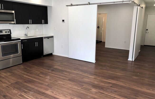 1 bed, 1 bath, 518 sqft, $1,604, Unit 414