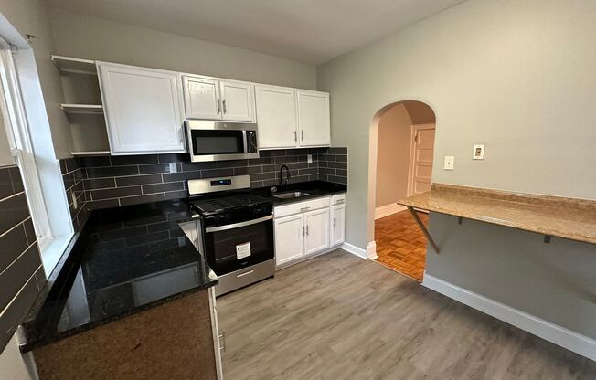 3 beds, 1 bath, $1,550