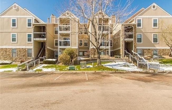 Bright 2 Bed, 2 Bath Condo for Rent in Arvada!!!!!