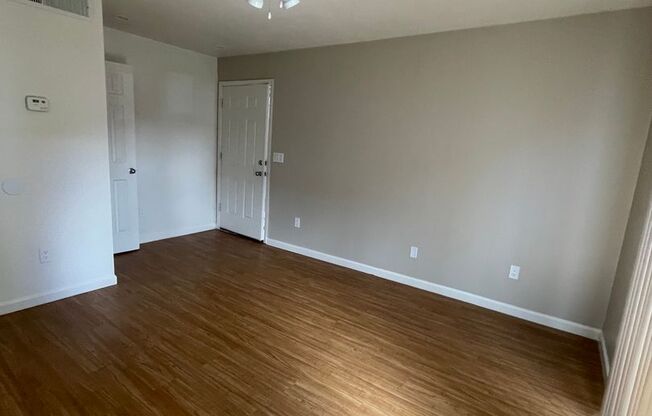1 bed, 1 bath, 592 sqft, $1,075, Unit 215
