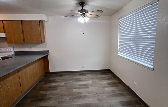 2 beds, 1 bath, 875 sqft, $1,325, Unit 127-21