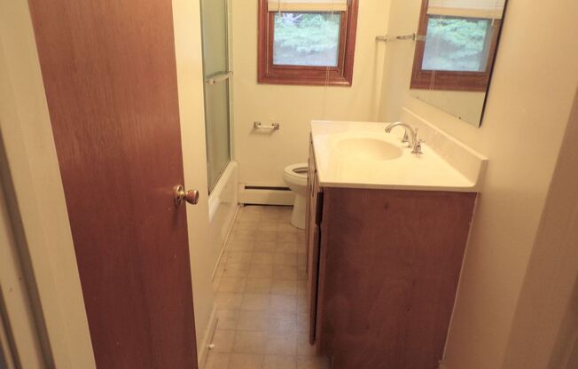 2 beds, 1.5 baths, 900 sqft, $1,440, Unit F-9