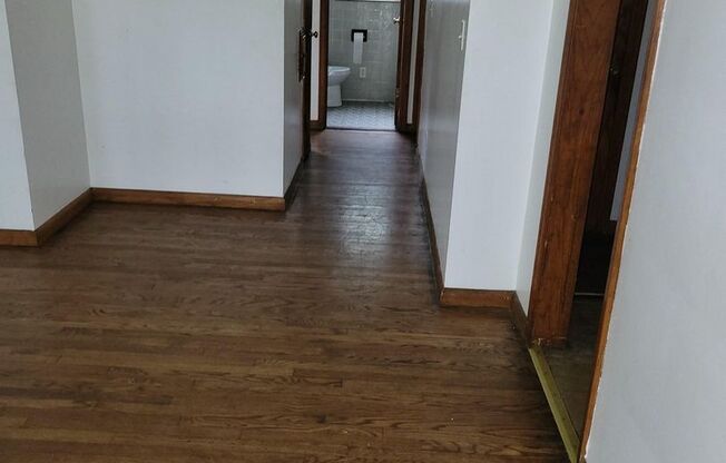 3260-3260A N 49th St