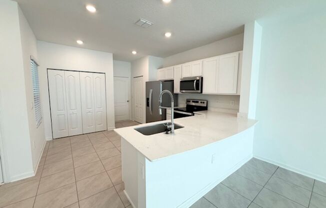 Modern 2-Bed, 2.5-Bath Townhome with Waterview in Bridgewater!