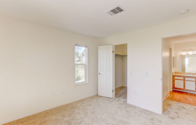 2 beds, 1 bath, 824 sqft, $1,775, Unit 13-306