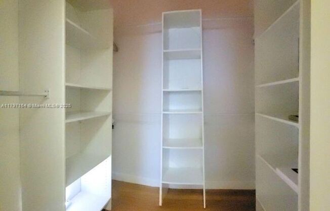 2241 NE 38TH ST LIGHTHOUSE POINT, FL 33064