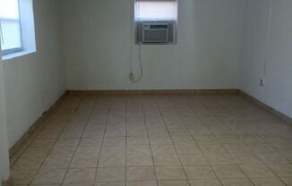 1 bed, 1 bath, $650