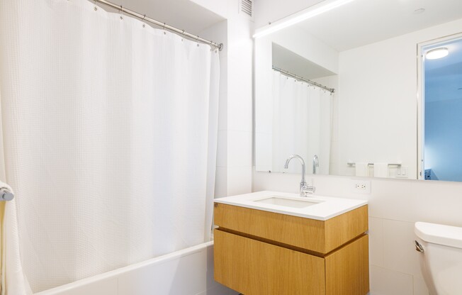 1 bed, 1 bath, 601 sqft, $3,585