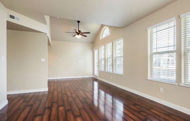 3 beds, 2 baths, 1,250 sqft, $2,150, Unit 670-205