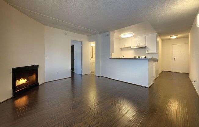 Normandie Apartments ~ JR one bedroom with Parking! CALL NOW!