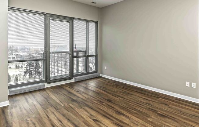 Interiors-Midtown-Crossing-Apartments-Omaha-NE-one-bedroom-apartment