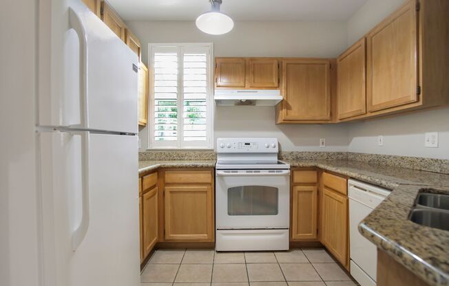 2 beds, 2 baths, $1,600