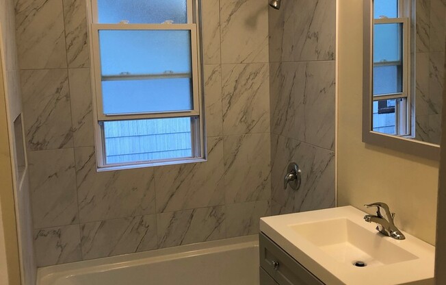 2564 N Humboldt Blvd