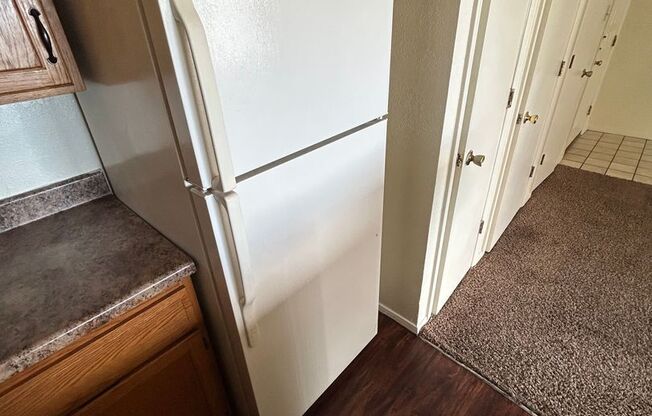 2 beds, 1 bath, 861 sqft, $970, Unit 04