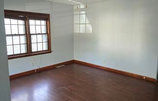 3 beds, 1 bath, $1,200