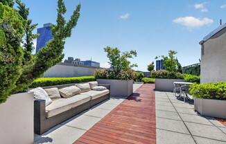 1 bed, 1 bath, 660 sqft, $5,200, Unit 15C