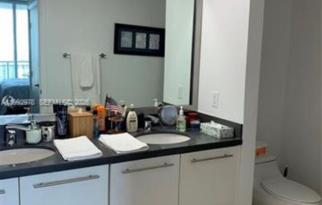 2 beds, 2 baths, 1,079 sqft, $3,700, Unit 90 SW 3rd St # 4008