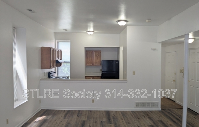 2707 RUSSELL BLVD