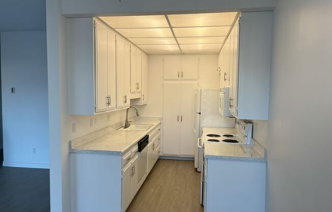 13801_FRONT STREET