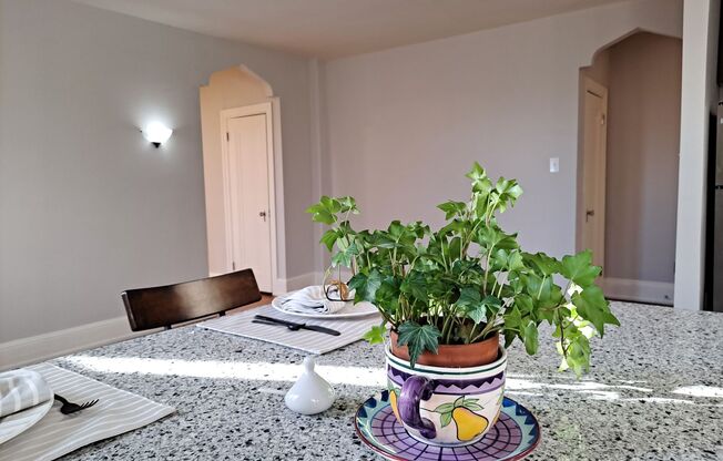 2 beds, 1 bath, 902 sqft, $2,183, Unit 110B