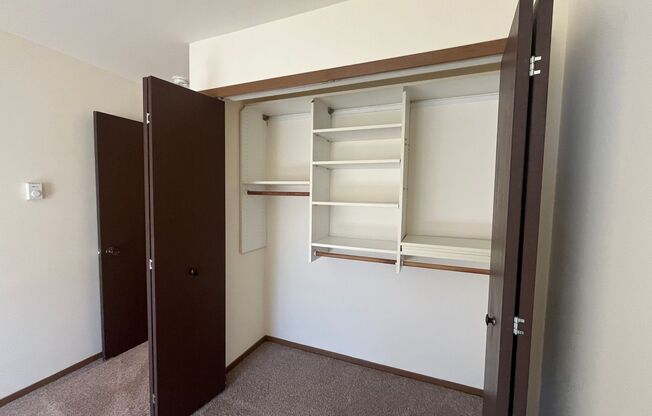 2 beds, 1 bath, 965 sqft, $1,605, Unit 7601CA