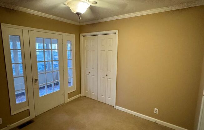 2 beds, 1 bath, $1,795