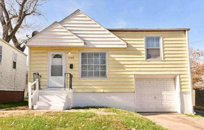Adorable Cottage in North Omaha